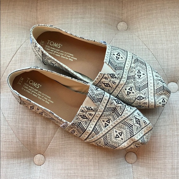 Toms Shoes - TOMS SHOES